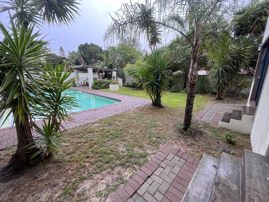 1 Bedroom Property for Sale in Sunridge Western Cape